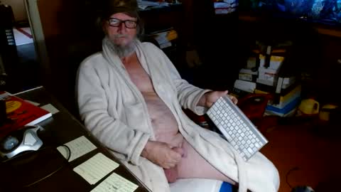 Snapshot of funmike2000 chatting on 01-21-25, 04:48 mike online show from 01-21-25, 04:48