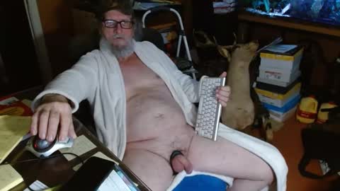 Snapshot of funmike2000 chatting on 02-06-25, 12:37 mike online show from 02-06-25, 12:37