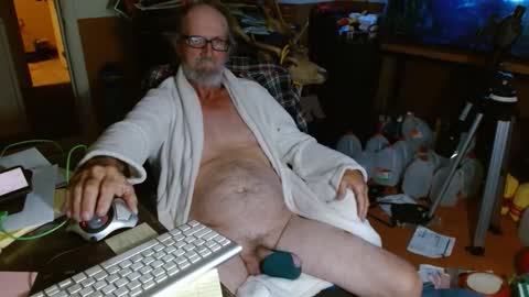 Snapshot of funmike2000 chatting on 10-23-25, 12:32 mike online show from 10-23-25, 12:32