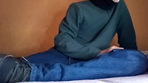 Italian men online show from 12-18-24, 08:31