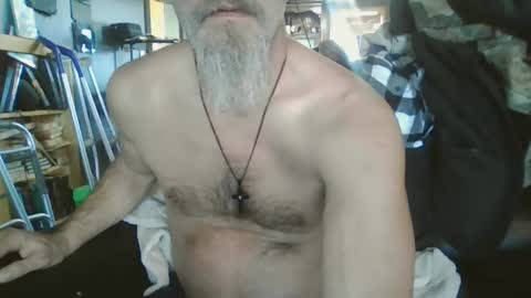 Snapshot of fwbowling chatting on 02-26-25, 01:41 77daddy online show from 02-26-25, 01:41