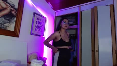 Victoria online show from 01-08-25, 01:53