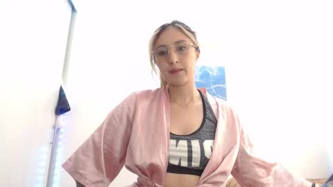 Gabriela online show from 10-21-25, 04:08