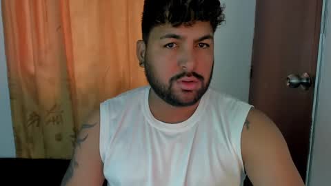 Snapshot of gabbo__ chatting on 02-23-25, 06:12 GABO online show from 02-23-25, 06:12