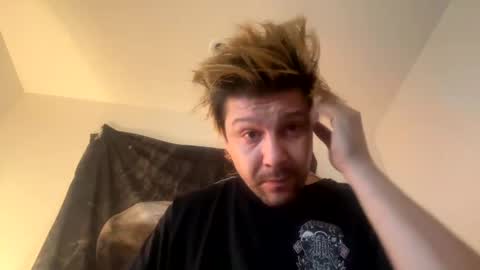 Snapshot of gabethier25 chatting on 12-16-24, 11:22 yeeah online show from 12-16-24, 11:22