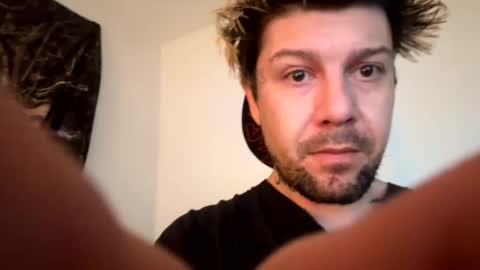 Snapshot of gabethier25 chatting on 12-26-24, 06:19 yeeah online show from 12-26-24, 06:19