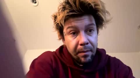 Snapshot of gabethier25 chatting on 01-06-25, 05:30 yeeah online show from 01-06-25, 05:30