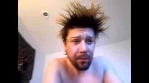 Snapshot of gabethier25 chatting on 01-08-25, 09:32 yeeah online show from 01-08-25, 09:32