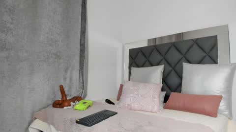 Snapshot of gabi_gonzales chatting on 02-05-25, 04:37 Instagram soygabi g online show from 02-05-25, 04:37