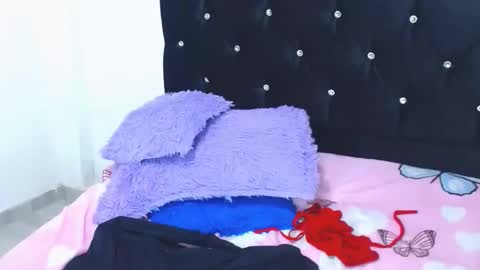 gabi_jhons_23 online show from 11-11-25, 09:20