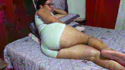 Snapshot of gabibrasil chatting on 10-15-25, 10:21 gaby layla online show from 10-15-25, 10:21