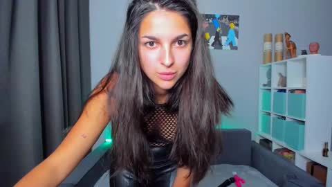 The next stream in car 1 december 10pm time in France online show from 09-21-25, 09:16