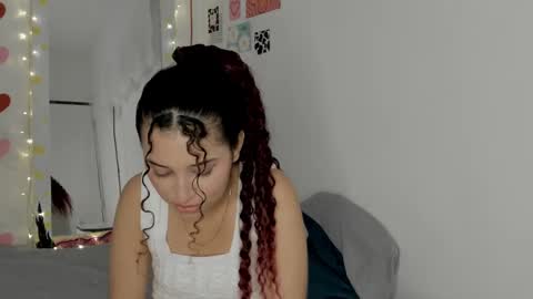 Snapshot of gabriela_duarte chatting on 02-24-25, 06:05 Gabi online show from 02-24-25, 06:05