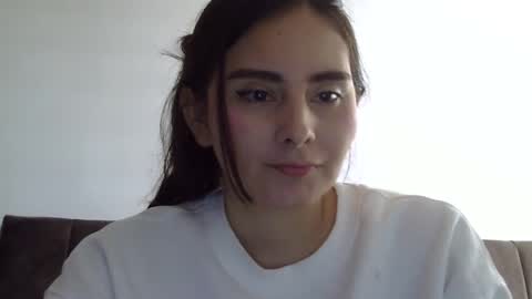 Gabriela Miller online show from 10-07-25, 04:04