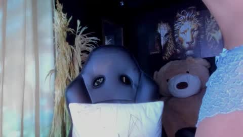 Snapshot of gabriela_montess chatting on 02-17-25, 06:09 Gabriela Montes online show from 02-17-25, 06:09