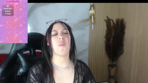 Snapshot of gabriella_storm_tf chatting on 02-11-26, 01:27 Gabriella online show from 02-11-26, 01:27