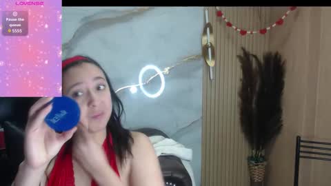 Snapshot of gabriella_storm_tf chatting on 02-12-26, 01:28 Gabriella online show from 02-12-26, 01:28