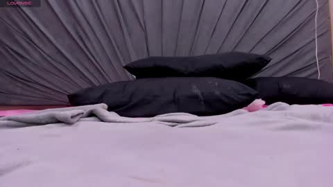 Gaby online show from 11-24-25, 04:07