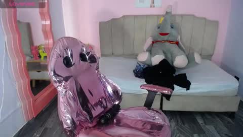 Snapshot of gaby_s1 chatting on 02-12-25, 07:23 Gaby online show from 02-12-25, 07:23