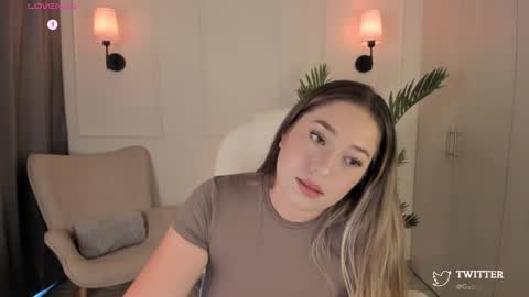 Snapshot of gaby_soleer chatting on 09-25-25, 10:24 gaby online show from 09-25-25, 10:24