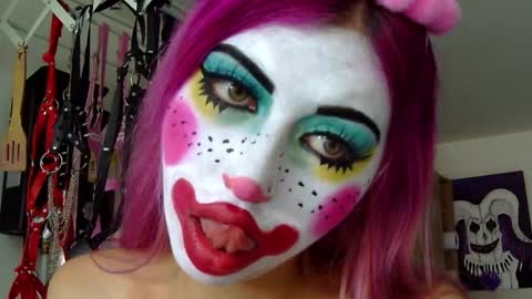 gabygumms online show from 10-21-25, 01:12