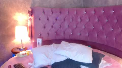Gaby online show from 12-10-24, 01:54