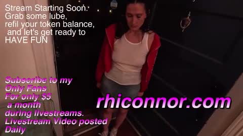 Snapshot of gagngush chatting on 10-23-25, 11:14 Rhi Connor online show from 10-23-25, 11:14