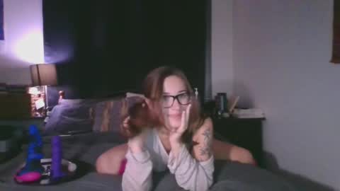 Snapshot of galaxygray7 chatting on 10-15-25, 01:39 galaxygray7 online show from 10-15-25, 01:39