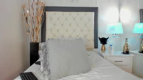  Gale  online show from 10-31-25, 04:24