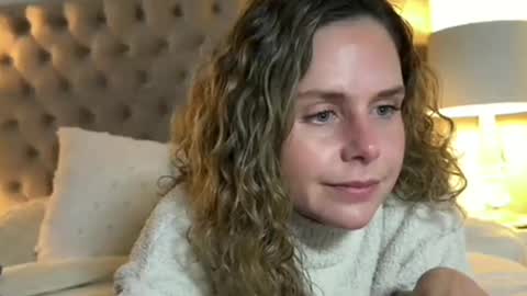 gamer_gal633618 online show from 01-08-26, 12:35