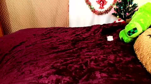 GamerGirlRoxy online show from 12-13-24, 10:13