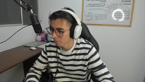 Snapshot of gametommy chatting on 12-06-24, 08:51 Tommy online show from 12-06-24, 08:51