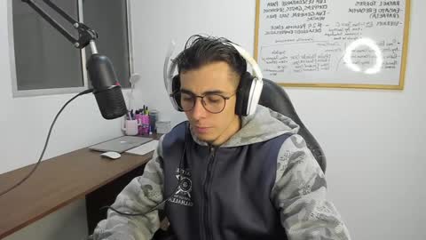 Snapshot of gametommy chatting on 12-12-24, 11:36 Tommy online show from 12-12-24, 11:36
