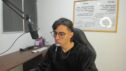 Snapshot of gametommy chatting on 12-17-24, 12:01 Tommy online show from 12-17-24, 12:01
