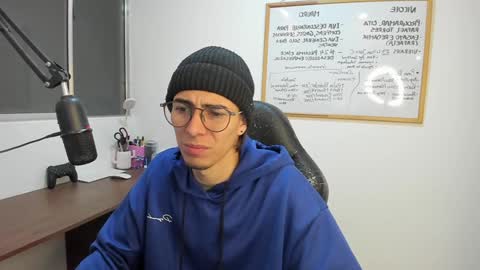 Snapshot of gametommy chatting on 12-22-24, 03:22 Tommy online show from 12-22-24, 03:22
