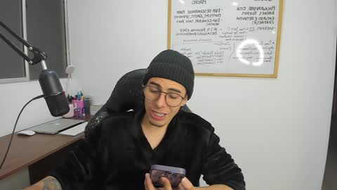 Snapshot of gametommy chatting on 12-30-24, 09:19 Tommy online show from 12-30-24, 09:19