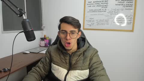 Snapshot of gametommy chatting on 01-09-25, 12:03 Tommy online show from 01-09-25, 12:03