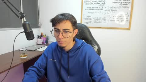 Snapshot of gametommy chatting on 01-10-25, 10:36 Tommy online show from 01-10-25, 10:36