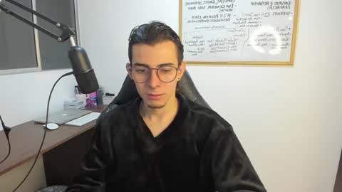 Snapshot of gametommy chatting on 01-19-25, 12:17 Tommy online show from 01-19-25, 12:17
