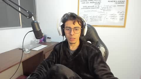 Snapshot of gametommy chatting on 01-19-25, 08:51 Tommy online show from 01-19-25, 08:51
