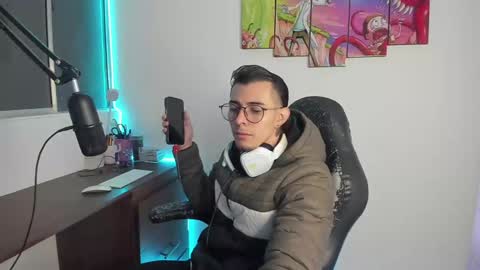 Snapshot of gametommy chatting on 01-24-25, 04:39 Tommy online show from 01-24-25, 04:39