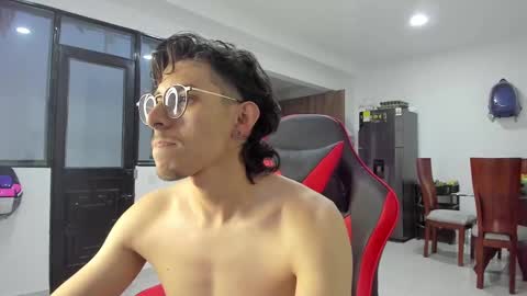 Snapshot of gametommy chatting on 03-04-25, 11:11 Tommy online show from 03-04-25, 11:11
