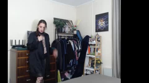 HOT  online show from 11-22-25, 10:58