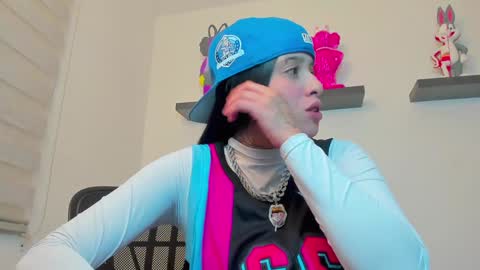 Snapshot of gangster_girl chatting on 12-06-24, 11:47 GANG online show from 12-06-24, 11:47