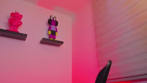 Snapshot of gangster_girl chatting on 12-11-24, 10:49 GANG online show from 12-11-24, 10:49