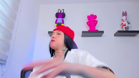 Snapshot of gangster_girl chatting on 12-29-24, 01:17 GANG online show from 12-29-24, 01:17