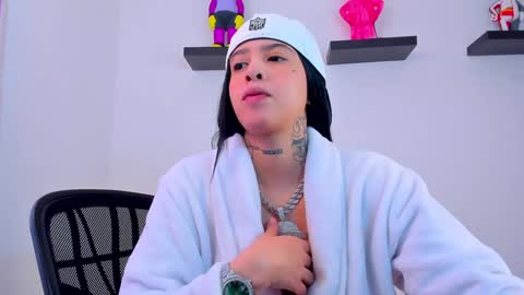 Snapshot of gangster_girl chatting on 01-05-25, 03:02 GANG online show from 01-05-25, 03:02