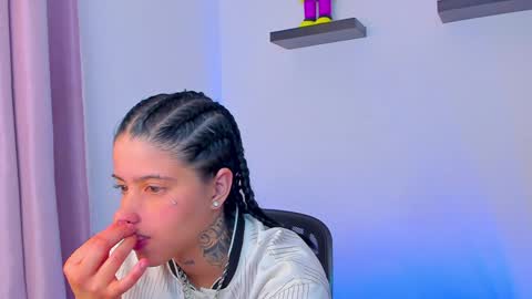 Snapshot of gangster_girl chatting on 01-19-25, 03:29 GANG online show from 01-19-25, 03:29