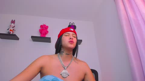 Snapshot of gangster_girl chatting on 01-22-25, 10:15 GANG online show from 01-22-25, 10:15