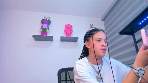 Snapshot of gangster_girl chatting on 10-01-25, 01:33 GANG online show from 10-01-25, 01:33